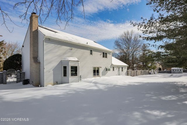 31 Verrazano Drive, Middletown, NJ 07748