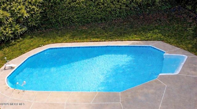 31 Verrazano Drive, Middletown, NJ 07748