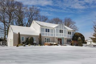 31 Verrazano Drive, Middletown, NJ 07748