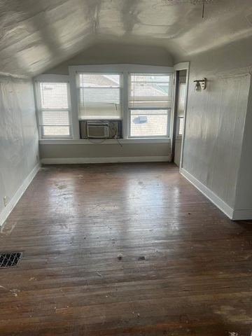 9420 S Saint Lawrence Avenue, Chicago, IL 60619