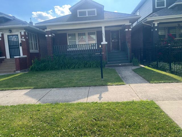9420 S Saint Lawrence Avenue, Chicago, IL 60619