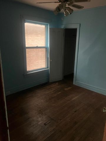 9420 S Saint Lawrence Avenue, Chicago, IL 60619