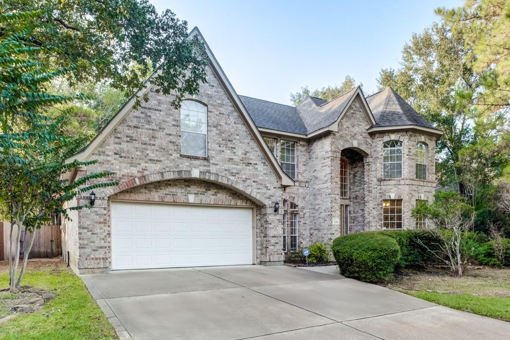 130 E Capstone Circle, The Woodlands, TX 77381