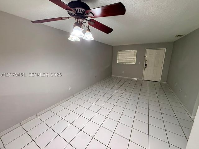 6278 W 22nd Ct 14, Hialeah, FL 33016