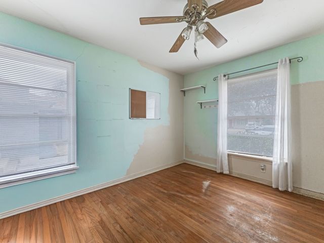 3217 Santa Teresa Avenue, Dallas, TX 75228