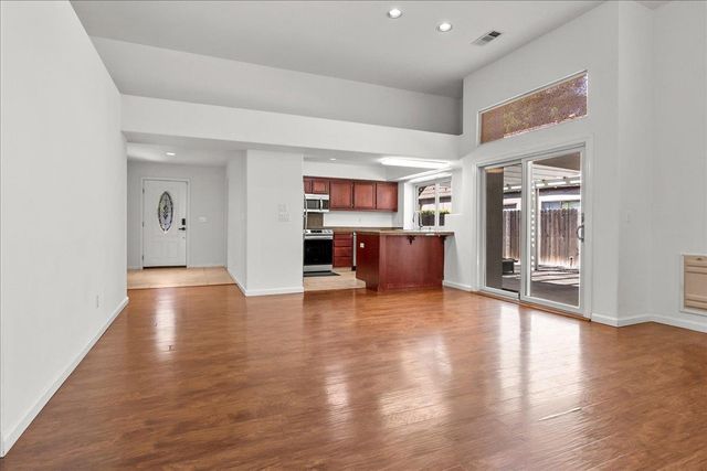 3433 Des Moines Dr, Stockton, CA 95209