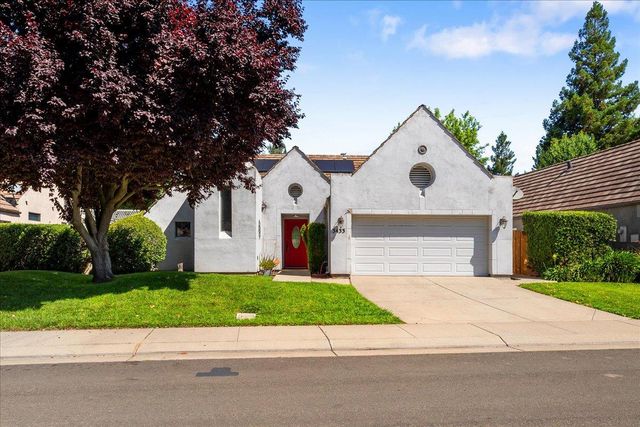 3433 Des Moines Dr, Stockton, CA 95209