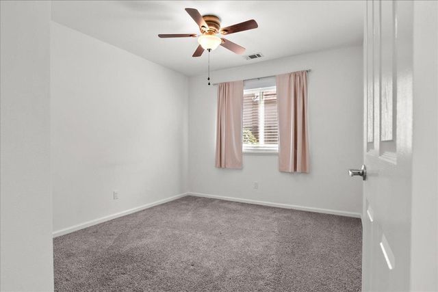 3433 Des Moines Dr, Stockton, CA 95209