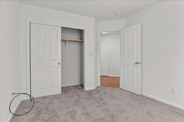 3433 Des Moines Dr, Stockton, CA 95209
