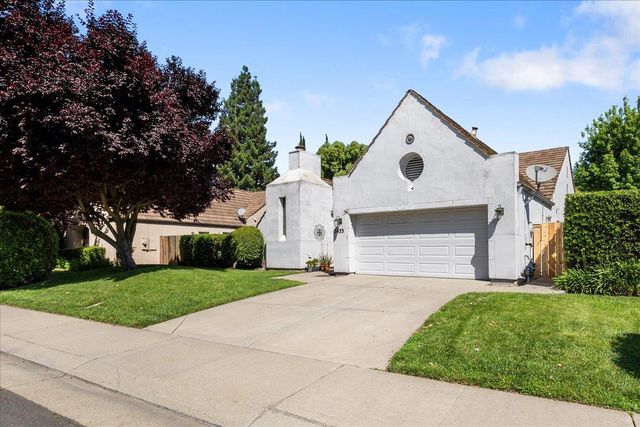3433 Des Moines Dr, Stockton, CA 95209