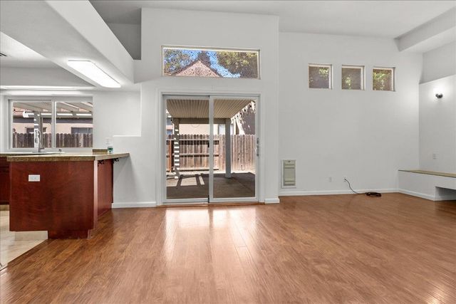 3433 Des Moines Dr, Stockton, CA 95209
