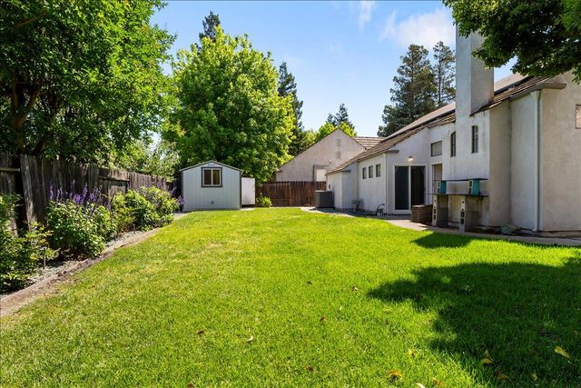 3433 Des Moines Dr, Stockton, CA 95209