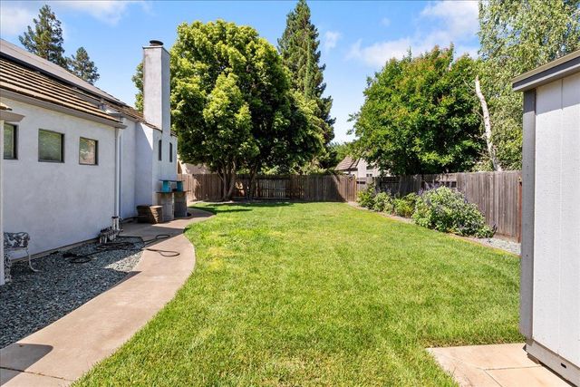 3433 Des Moines Dr, Stockton, CA 95209