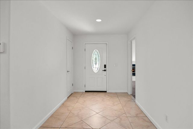 3433 Des Moines Dr, Stockton, CA 95209