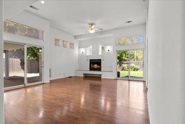 3433 Des Moines Dr, Stockton, CA 95209