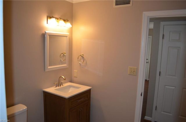 303 White Marsh CT, Hampton, VA 23669