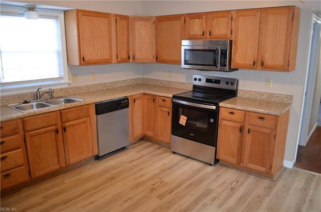 303 White Marsh CT, Hampton, VA 23669