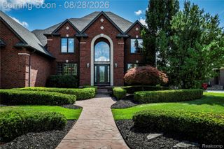 63520 Georgetowne S, Washington Township, MI 48095