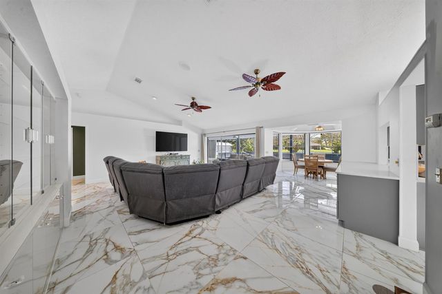 2092 SE PYRAMID Road, Port St. Lucie, FL 34952