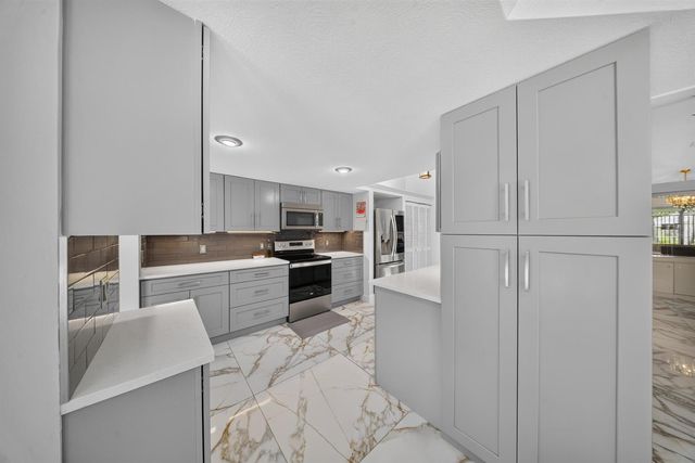 2092 SE PYRAMID Road, Port St. Lucie, FL 34952