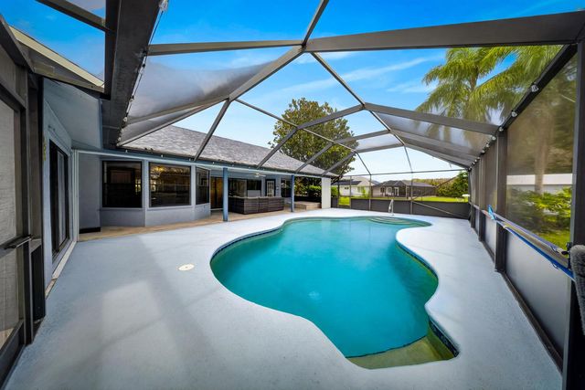 2092 SE PYRAMID Road, Port St. Lucie, FL 34952