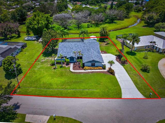 2092 SE PYRAMID Road, Port St. Lucie, FL 34952