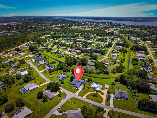 2092 SE PYRAMID Road, Port St. Lucie, FL 34952