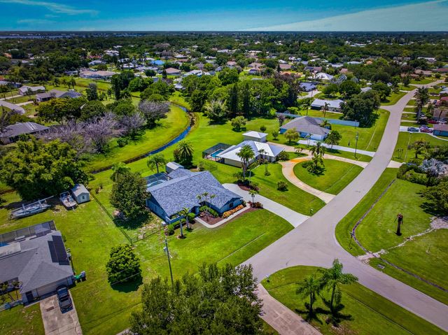2092 SE PYRAMID Road, Port St. Lucie, FL 34952