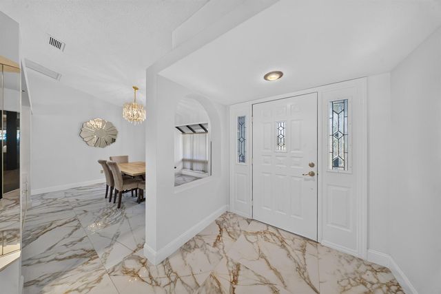 2092 SE PYRAMID Road, Port St. Lucie, FL 34952