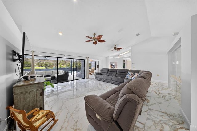 2092 SE PYRAMID Road, Port St. Lucie, FL 34952