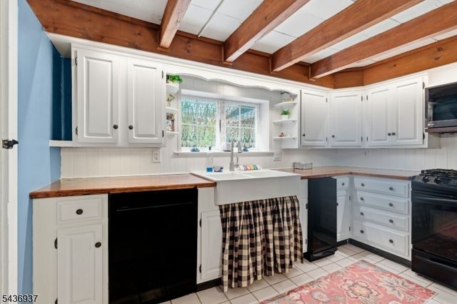 60 Pleasant Run Rd, Readington Twp., NJ 08822