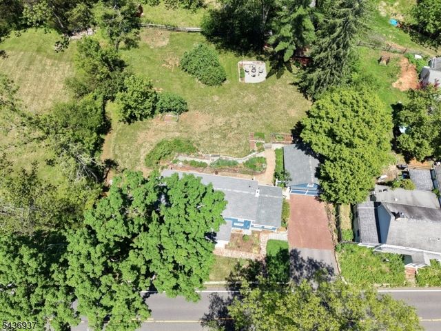 60 Pleasant Run Rd, Readington Twp., NJ 08822