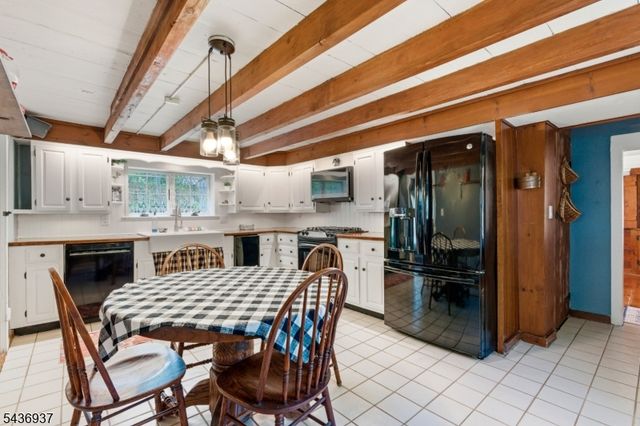 60 Pleasant Run Rd, Readington Twp., NJ 08822