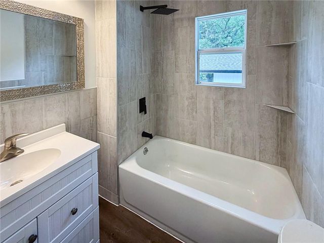 1033 Tenny Avenue, Kansas City, KS 66102