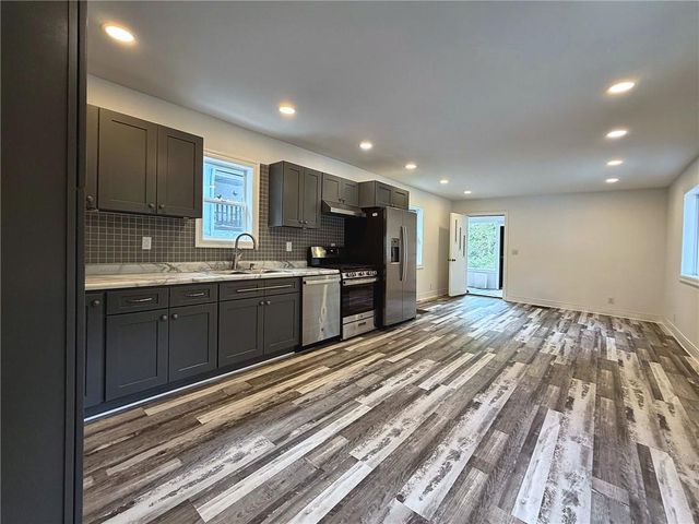 1033 Tenny Avenue, Kansas City, KS 66102