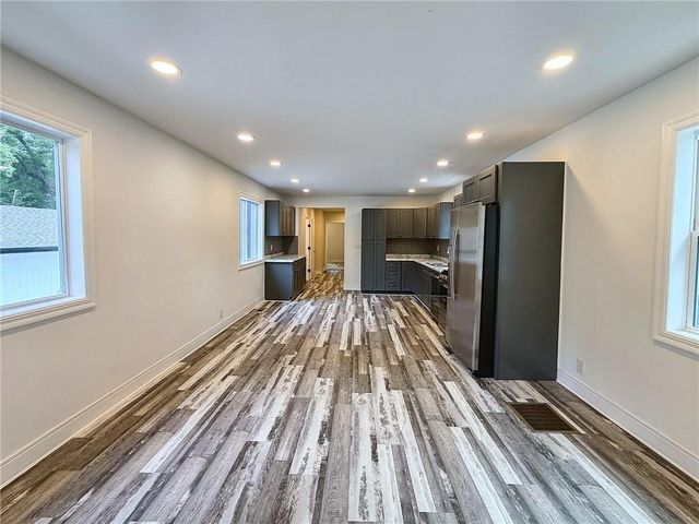 1033 Tenny Avenue, Kansas City, KS 66102