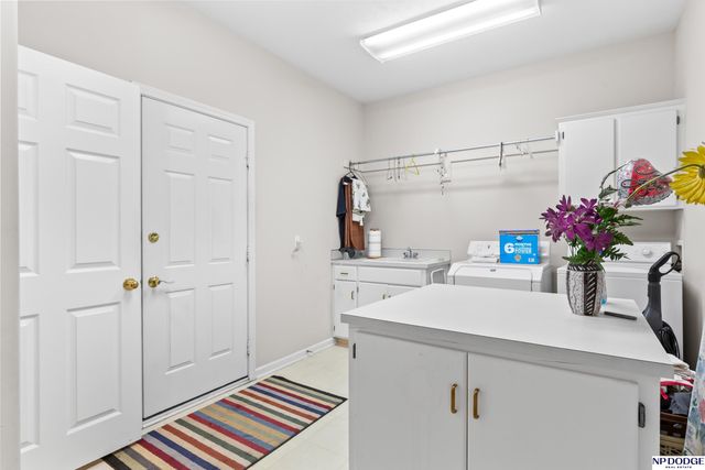 17402 Poppleton Avenue, Omaha, NE 68130
