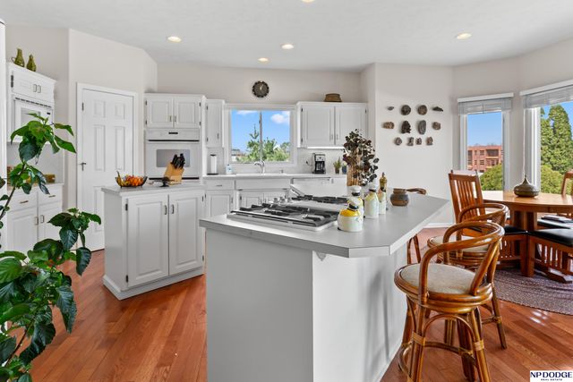 17402 Poppleton Avenue, Omaha, NE 68130