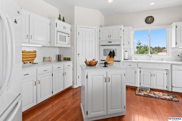 17402 Poppleton Avenue, Omaha, NE 68130