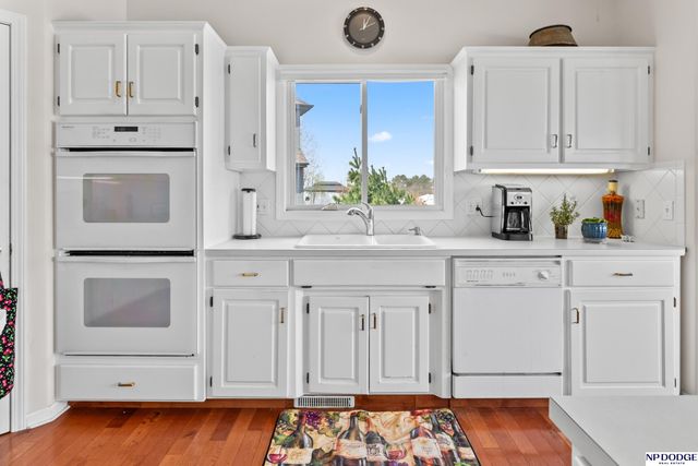 17402 Poppleton Avenue, Omaha, NE 68130