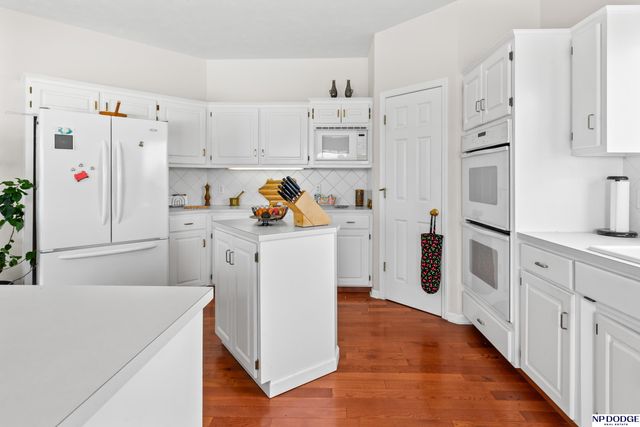 17402 Poppleton Avenue, Omaha, NE 68130