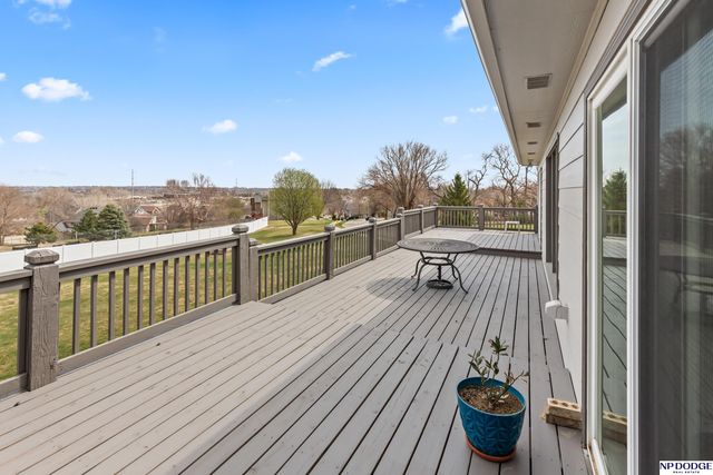 17402 Poppleton Avenue, Omaha, NE 68130