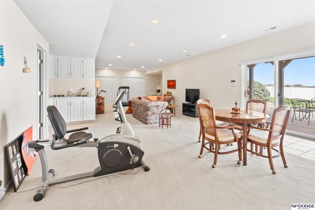 17402 Poppleton Avenue, Omaha, NE 68130
