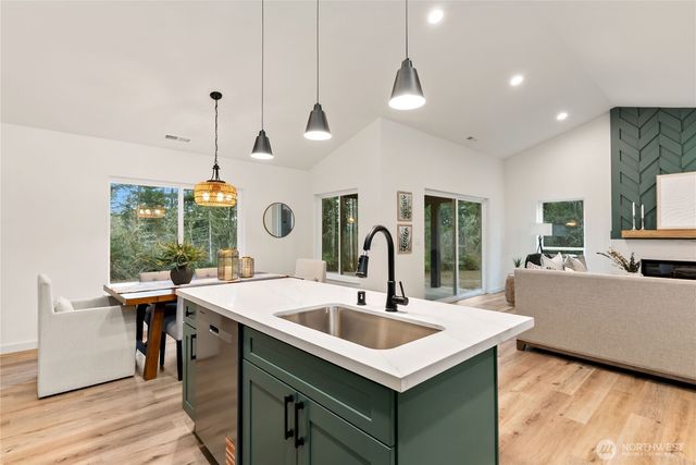 2219 202nd Avenue SW, Lakebay, WA 98349