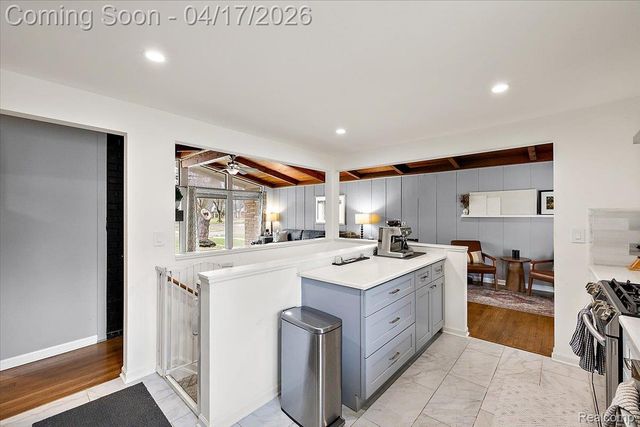 27754 Spring Arbor Drive, Southfield, MI 48076