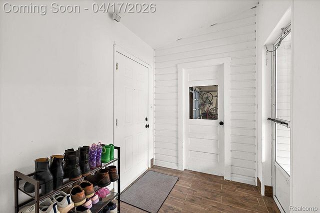 27754 Spring Arbor Drive, Southfield, MI 48076