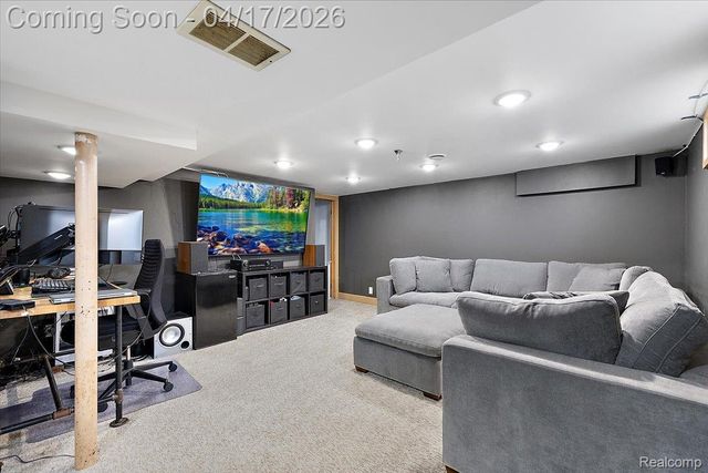 27754 Spring Arbor Drive, Southfield, MI 48076