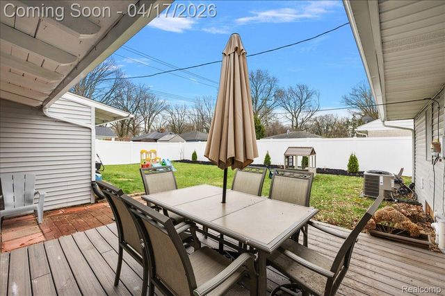 27754 Spring Arbor Drive, Southfield, MI 48076