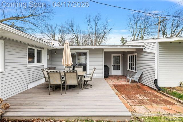 27754 Spring Arbor Drive, Southfield, MI 48076