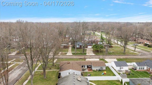 27754 Spring Arbor Drive, Southfield, MI 48076